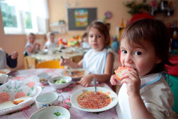 Портал: Бесплатное питание в детских садах Резекне — это возможно!