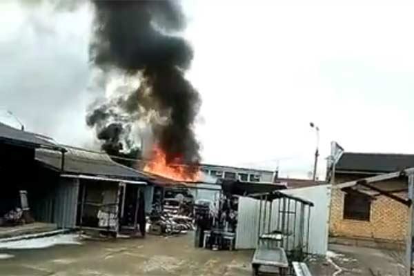 Видео: пожар на центральном рынке, горело очень сильно