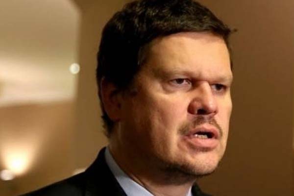 Объединение регионов инициирует отставку министра Герхардса