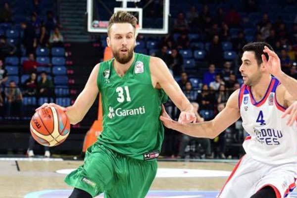 Великолепная игра Жаниса Пейнера помогла «Darüşşafaka» одолеть «Olympiacos» (ВИДЕО)