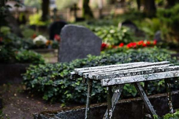 Верховный суд: самоуправления не имеют права сдавать места на кладбищах в аренду