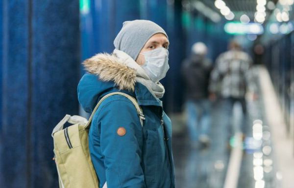 Латвия вводит режим чрезвычайной ситуации и закрывает все школы из-за коронавируса 