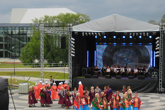 Танцевальные коллективы сениоров Латгалии встретились в Резекне