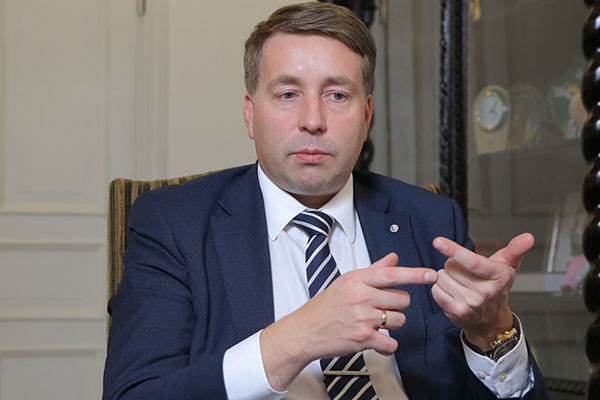 Министр благосостояния: рост минимальной зарплаты — ошибка