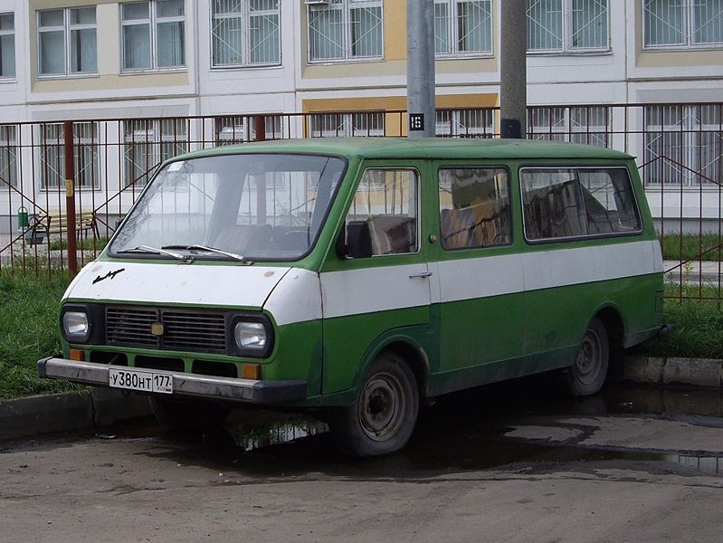 Легендарные микроавтобусы «Латвия» завернут и в Резекне