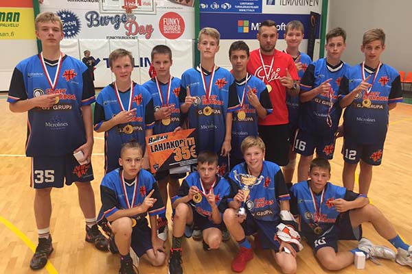 Юные резекненские баскетболисты остались непобежденными на турнире в Хельсинки