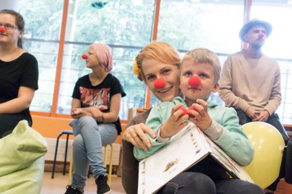 В латвийских больницах появятся еще 23 Доктора-Клоуна