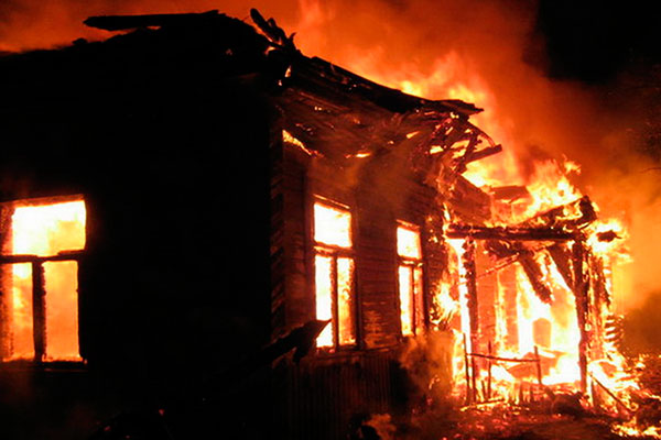 В Лудзе сгорел дом журналистки. Редакция газеты подозревает поджог и просит у полиции защиты