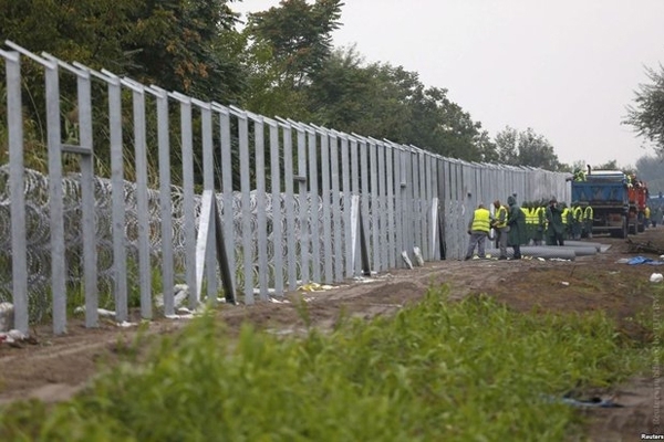 На восточной границе Латвии начали строить забор