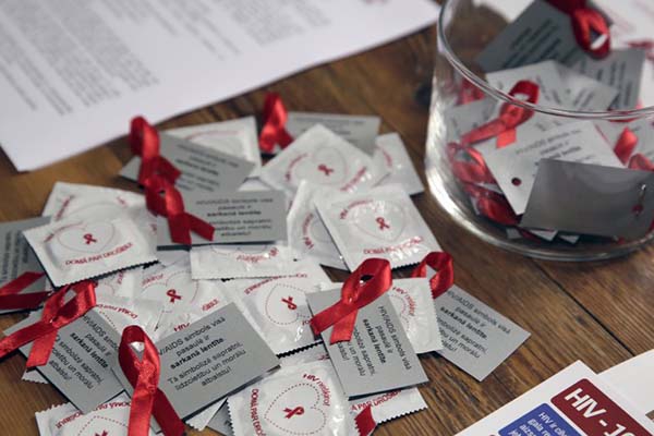 ВИЧ передается с молоком матери: организации просят Минздрав оплачивать молочные смеси