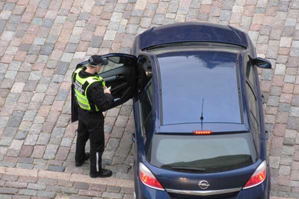 Злостных неплательщиков алиментов могут лишить водительских прав