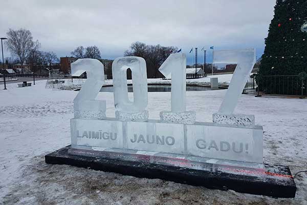 2017 год во льду, не сценарий апокалипсиса, а красота в центре Резекне