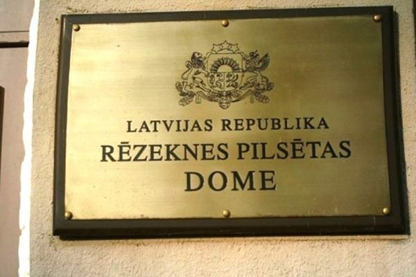 По мнению мэра Резекне, скандал со взятками в “Rīgas satiksme” не повод распускать Рижскую думу