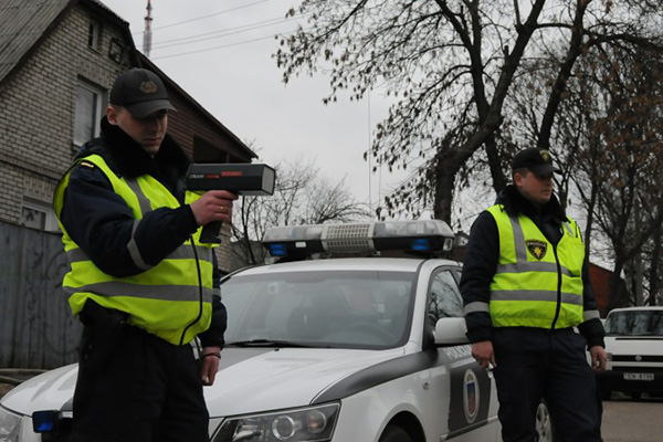 Завтра полиция проведет усиленные проверки на дорогах