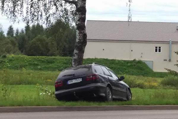 Соцсеть: возможно, пьяный водитель, безнаказанно разъезжал по городу