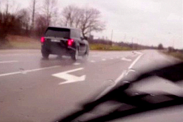 Range Rover Урбановича грубо нарушил ПДД (видео)