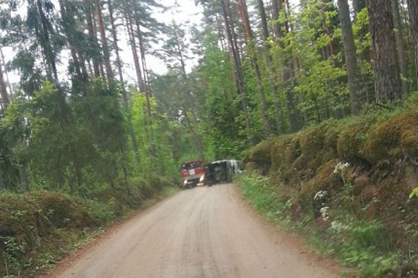 Краславские выпускники угнали Mercedes (дополнено)